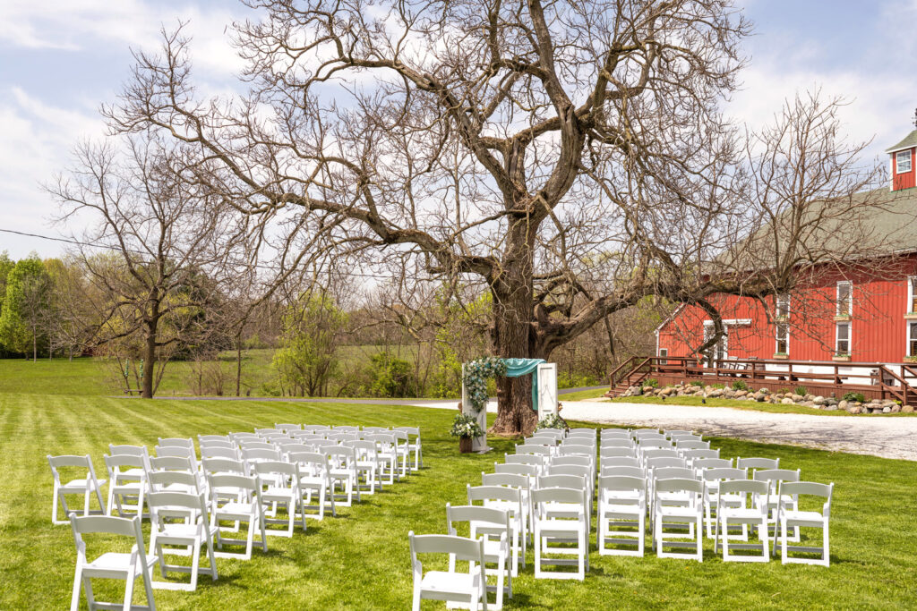 At Ash and Oak Weddings, couples can choose whether they want to have an indoor ceremony or an outdoor one under the catalpa tree.