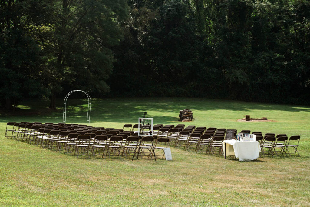 Indiana outdoor wedding ceremony space in the grass.